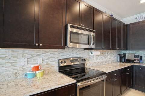 638 SW Glen Crest Way, Stuart FL - photo 7 of 31