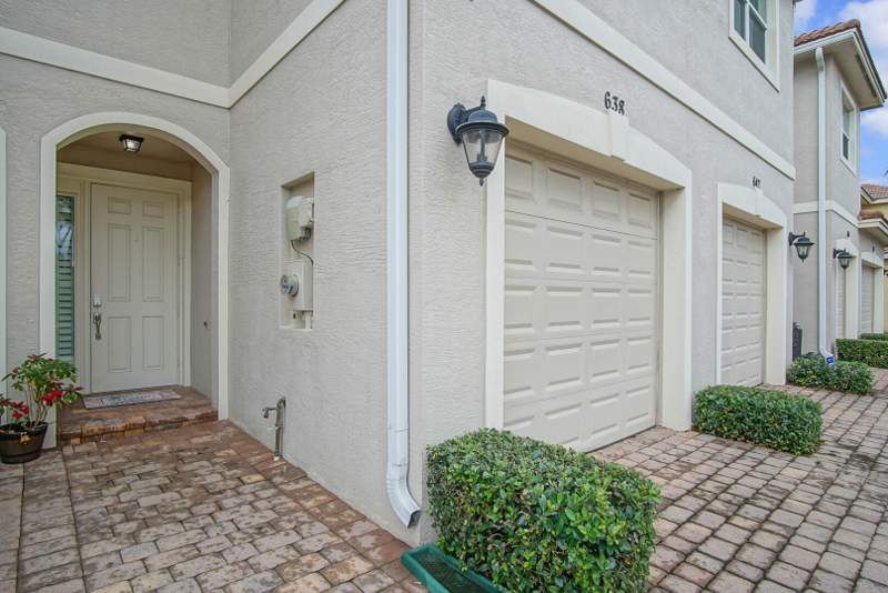 3 bedroom Townhouse at 638 SW Glen Crest Way, River Glen, Stuart — photo 3