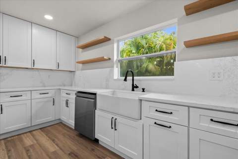 426 Bayberry Drive, West Palm Beach FL - photo 7 of 33