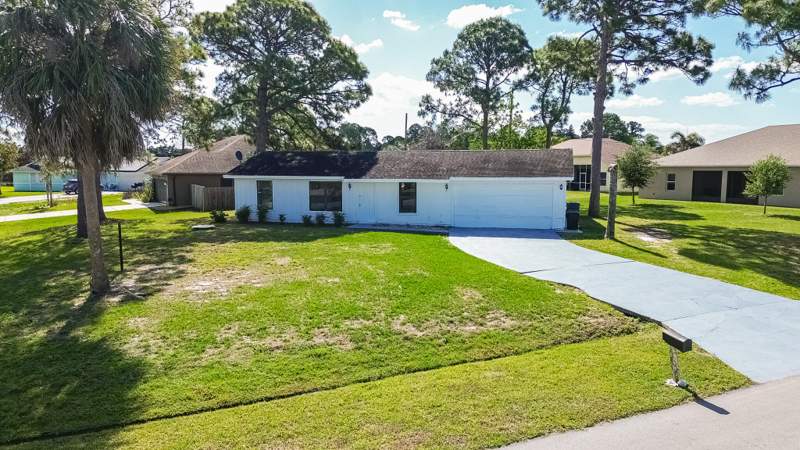 2 bedroom Single Family Residence at 993 SW Cecil Lane, Port St Lucie Section 15, Port St. Lucie — photo 3