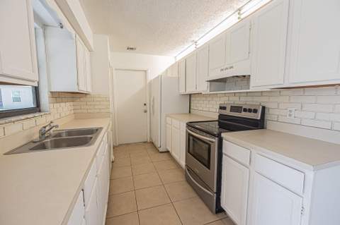 993 SW Cecil Lane, Port St. Lucie FL - photo 9 of 25