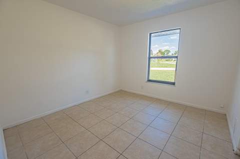 993 SW Cecil Lane, Port St. Lucie FL - photo 16 of 25