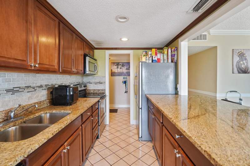 2 bedroom Condominium at 4174 Inverrary Drive #701, Manors Of Inverrary Xi, Lauderhill — photo 2