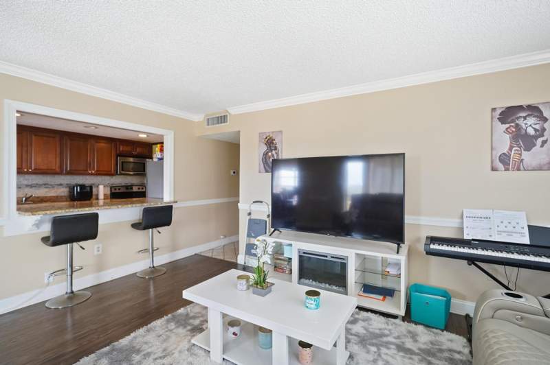 2 bedroom Condominium at 4174 Inverrary Drive #701, Manors Of Inverrary Xi, Lauderhill — photo 4