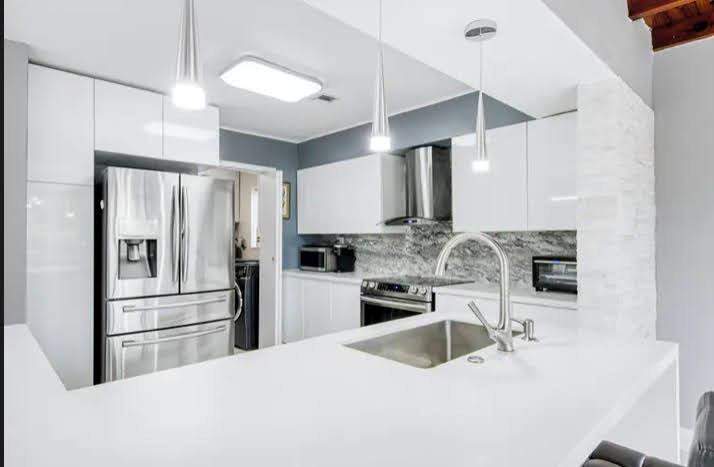 3 bedroom Single Family Residence at 1905 N 45th Avenue, Hollywood Hills, Hollywood — photo 4