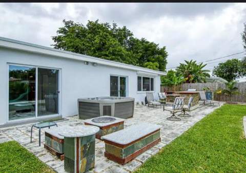 1905 N 45th Avenue, Hollywood FL - photo 15 of 17