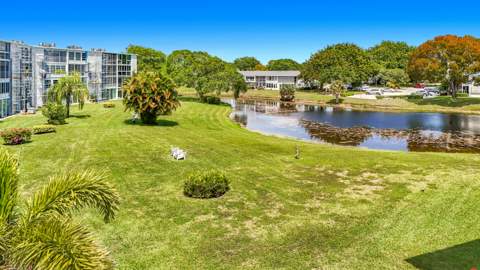 2114 Oakridge V, Deerfield Beach FL - photo 12 of 27