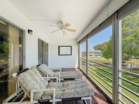 2114 Oakridge V, Deerfield Beach FL - photo 16 of 27