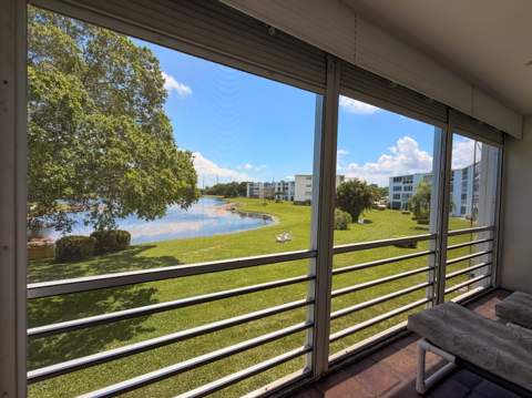 2114 Oakridge V, Deerfield Beach FL - photo 18 of 27