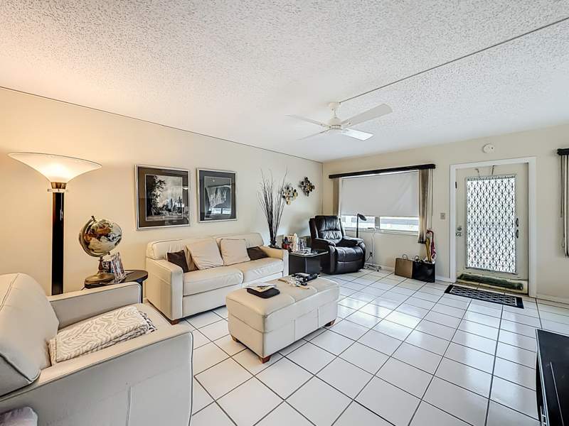 2 bedroom Condominium at 2114 Oakridge V, Oakridge V Condo, Deerfield Beach — photo 4