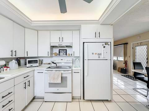 2114 Oakridge V, Deerfield Beach FL - photo 6 of 27