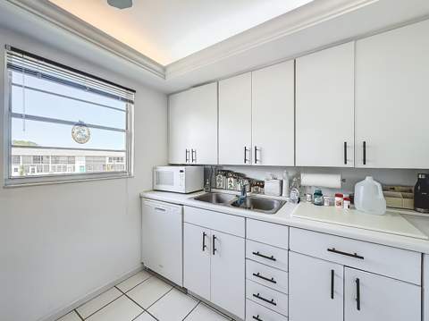 2114 Oakridge V, Deerfield Beach FL - photo 8 of 27