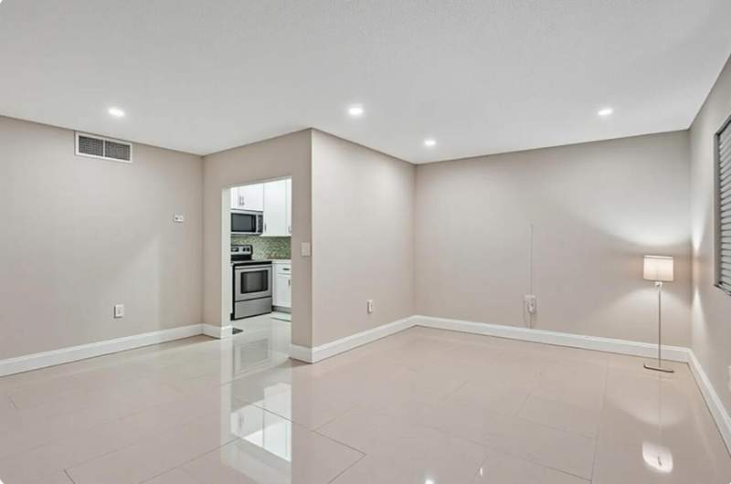 2 bedroom Condominium at 4980 E Sabal Palm Boulevard #124, Sabal Palm Village 2 Condo, Tamarac — photo 3