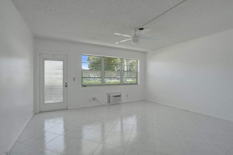 1 bedroom Condominium at 392 Durham Circle #M, Durham M Condo, Deerfield Beach — photo 3