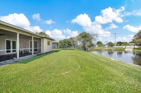 9603 NW 74th Court, Tamarac FL - photo 22 of 55