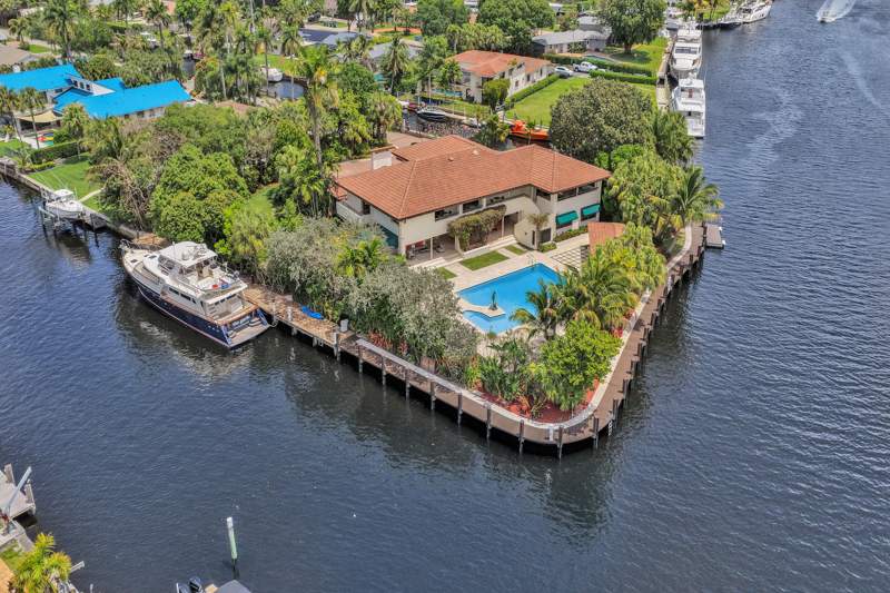 6 bedroom Single Family Residence at 2441 SW 28th Avenue, Riverland, Fort Lauderdale — photo 2