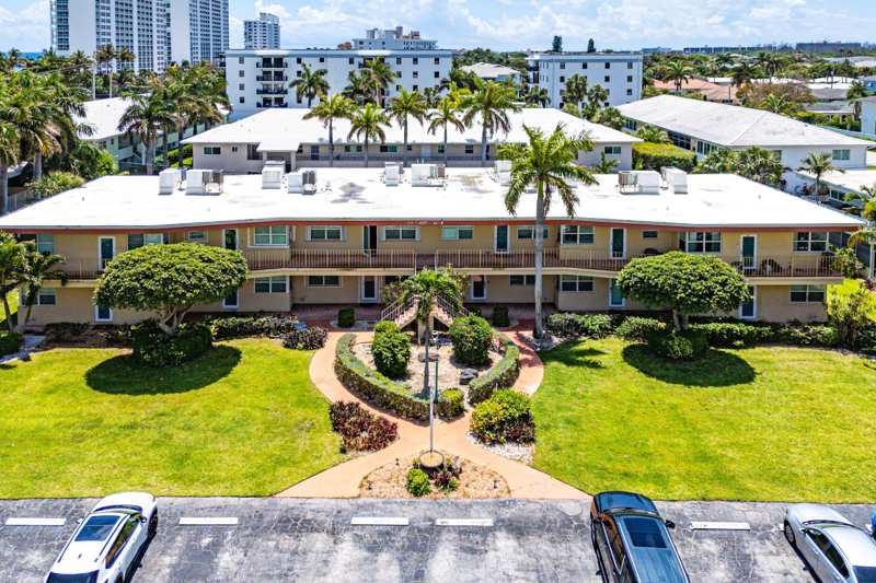 2 bedroom Condominium at 930 Osceola Drive #9, Osceola Arms Inc, Boca Raton — photo 1