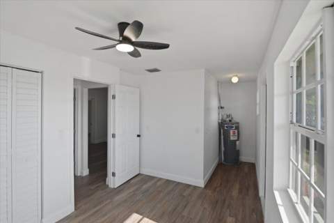 270 SW 10th Avenue, South Bay FL - photo 16 of 32