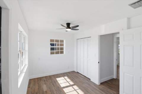270 SW 10th Avenue, South Bay FL - photo 17 of 32