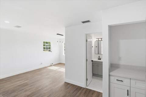 270 SW 10th Avenue, South Bay FL - photo 12 of 32
