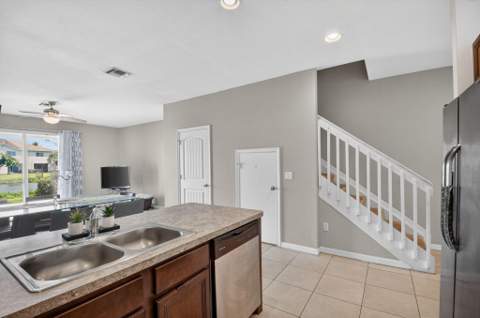 1186 Paisley Court, Lake Worth Beach FL - photo 8 of 33