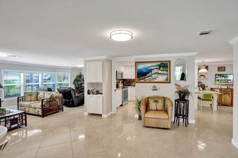 2 bedroom Manufactured Home at 120 NW 53rd Place, Highland Meadows Estates, Pompano Beach — photo 4