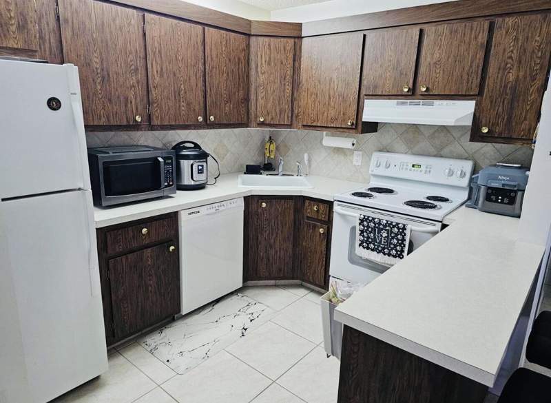 2 bedroom Condominium at 443 Pine Glen Lane #C-2, Pine Ridge South IV Condo, Greenacres — photo 3