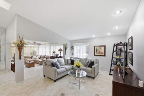 5743 Lakeview Mews Drive, Boynton Beach FL - photo 9 of 51