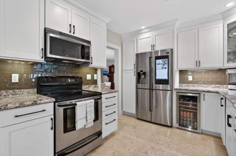 2812 NW 12th Avenue, Wilton Manors FL - photo 12 of 65