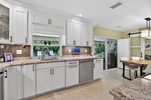 2812 NW 12th Avenue, Wilton Manors FL - photo 11 of 65