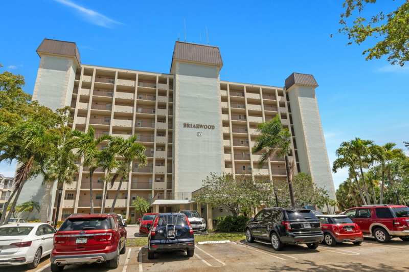 1 bedroom Condominium at 9101 W Sample Road #1004, Briarwood Club Condo 4, Coral Springs — photo 1