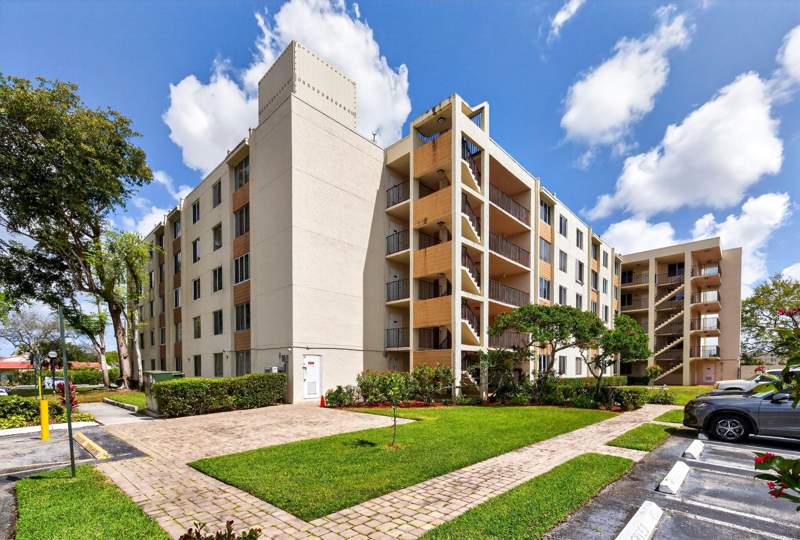2 bedroom Condominium at 3223 Riverside Drive #C-406, Palm Court Condo, Coral Springs — photo 3