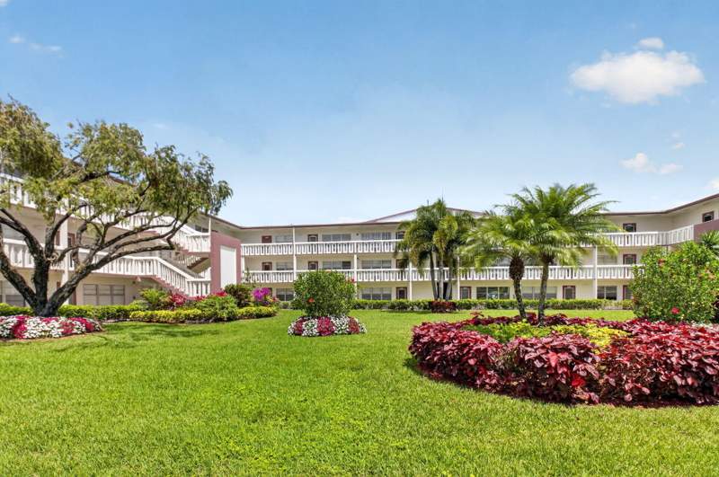2 bedroom Condominium at 144 Fanshaw D, Fanshaw At Century Village Condo, Boca Raton — photo 2