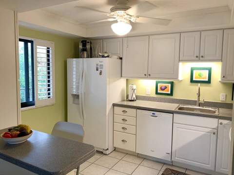 1202 S Lake Drive #502, Lantana FL - photo 8 of 22