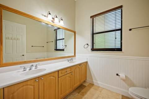 7039 Golf Pointe Circle, Tamarac FL - photo 16 of 34
