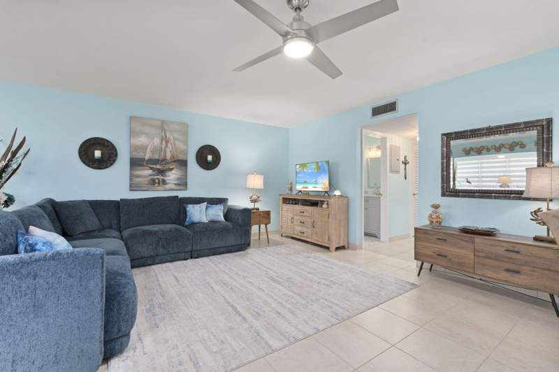 1 bedroom Condominium at 1177 S Drive Circle #B, High Point Of Delray Sec 5 Condo, Delray Beach — photo 5