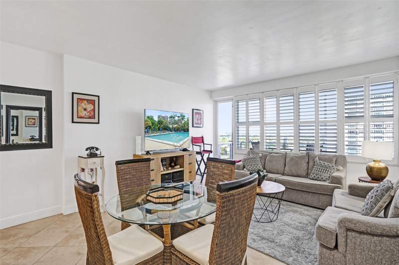 1 bedroom Stock Cooperative at 3333 NE 34th Street #1006, Coral Ridge Towers South, Fort Lauderdale — photo 4