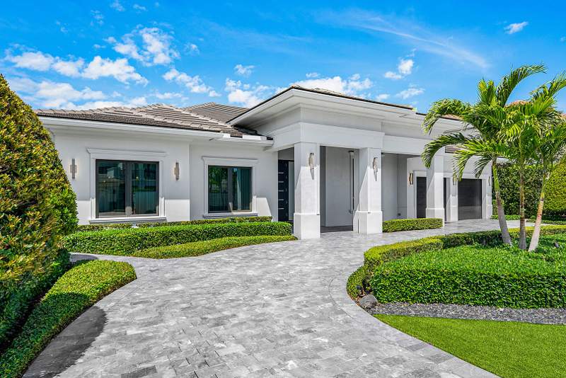 4 bedroom Single Family Residence at 2351 Cherry Palm Road, Royal Palm Yacht & Country Club, Boca Raton — photo 4