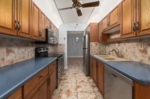 1767 S Dovetail Drive #R, Fort Pierce FL - photo 10 of 35