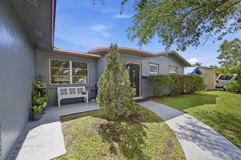 3 bedroom Single Family Residence at 2350 NW 60th Avenue, Sunrise Golf Village 3rd Add To, Sunrise — photo 2
