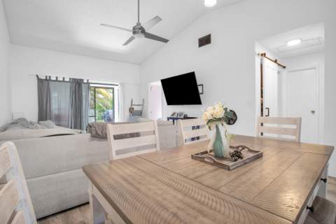 8202 NW 100th Drive, Tamarac FL - photo 8 of 53