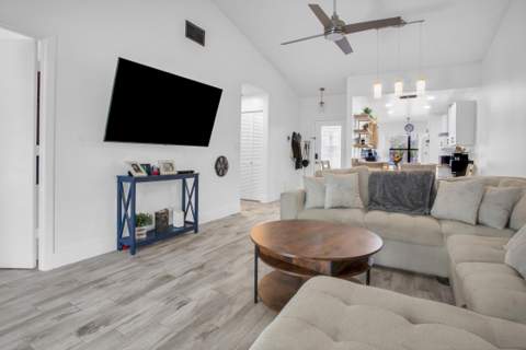 8202 NW 100th Drive, Tamarac FL - photo 12 of 53