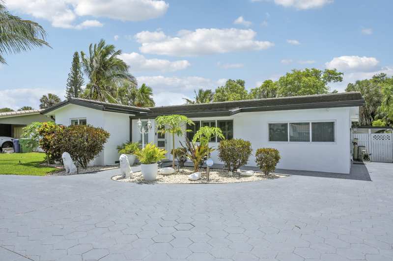 3 bedroom Single Family Residence at 1360 SW 32nd Street, Mango Gardens, Fort Lauderdale — photo 1