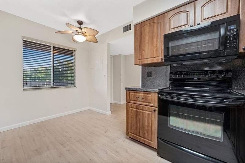 2 bedroom Condominium at 7286 Huntington Lane #405, Huntington Lakes Sec Three Condos, Delray Beach — photo 4