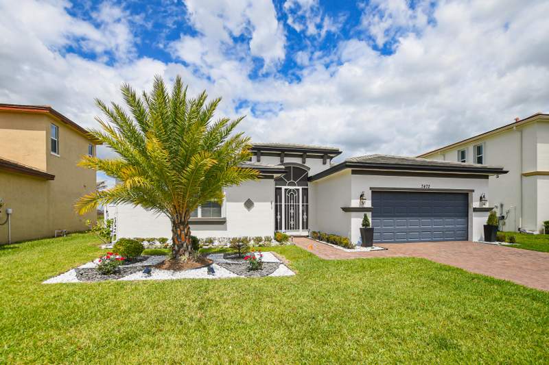 3 bedroom Single Family Residence at 7472 NW Greenspring Street, Copper Creek Plat No 2, Port St. Lucie — photo 2