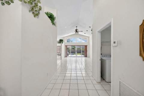 10870 Old Bridgeport Lane, Boca Raton FL - photo 8 of 41