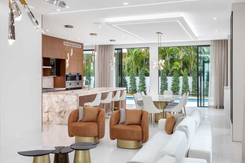 5 bedroom Single Family Residence at 310 NE 2nd Street, Kings Court, Boca Raton — photo 1