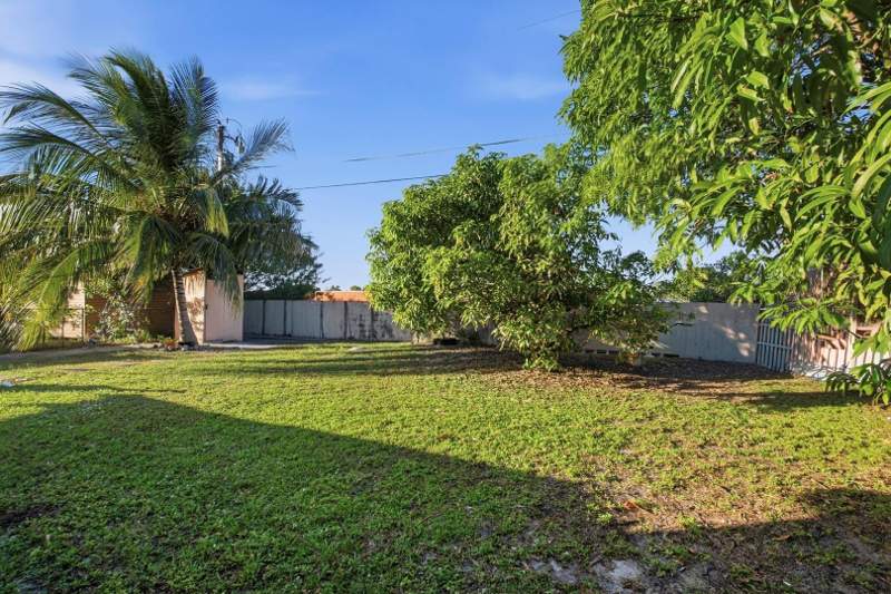 4 bedroom Single Family Residence at 561 NE 38th Street, F R Humphries Villa, Deerfield Beach — photo 3