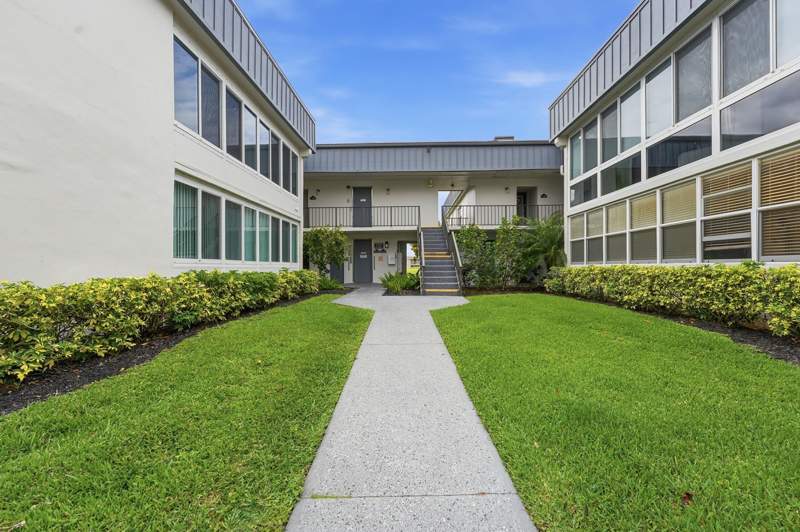 2 bedroom Condominium at 566 Piedmont L, Kings Point Piedmont Condos, Delray Beach — photo 2