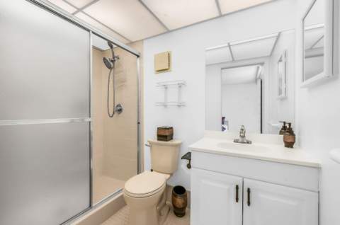 5220 Las Verdes Circle #108, Delray Beach FL - photo 19 of 33